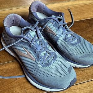 Brooks Adrenaline 20 women’s size 9.5W